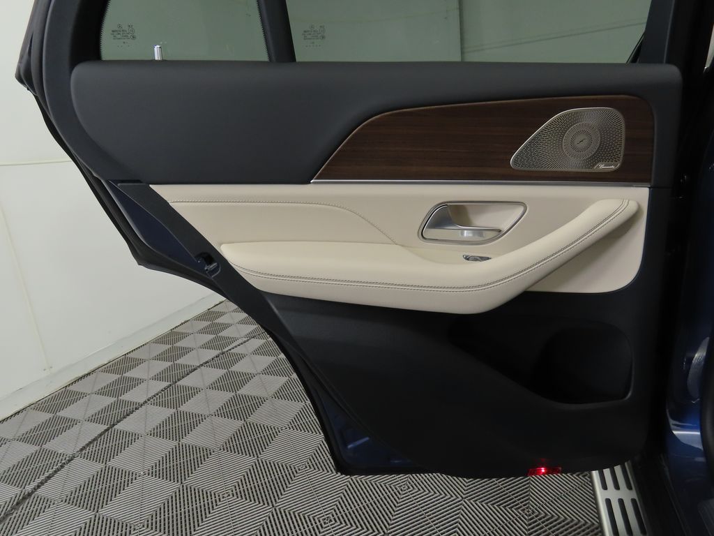 Thumbnail: 2026 Mercedes-Benz GLE - 27