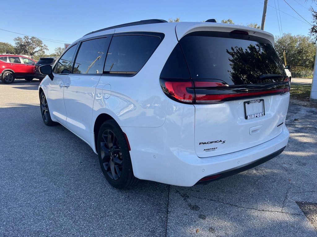 2023 Chrysler Pacifica Limited 7