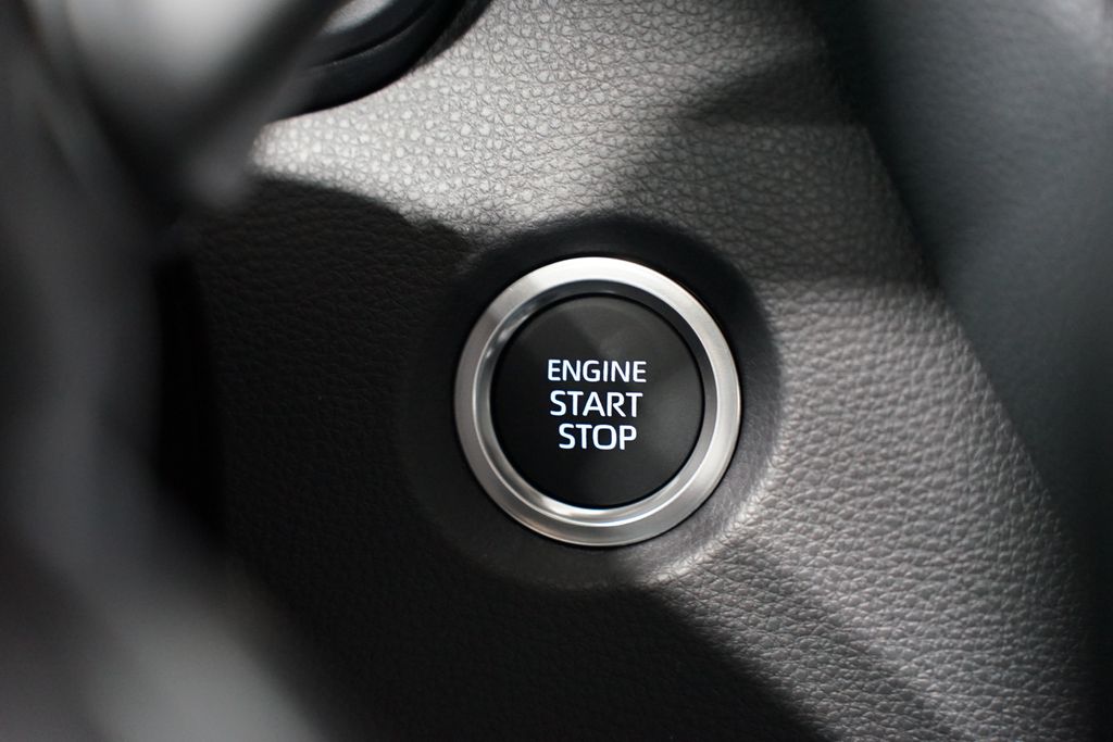 2025 Toyota Corolla LE 22
