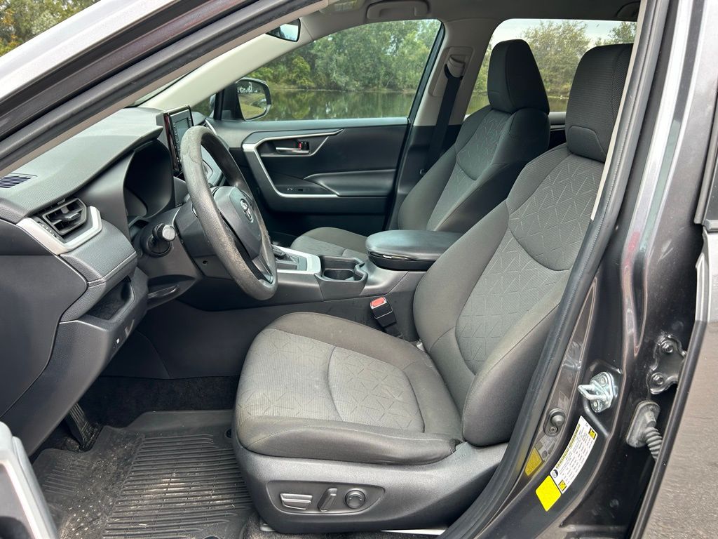 Thumbnail: 2021 Toyota RAV4 - 14