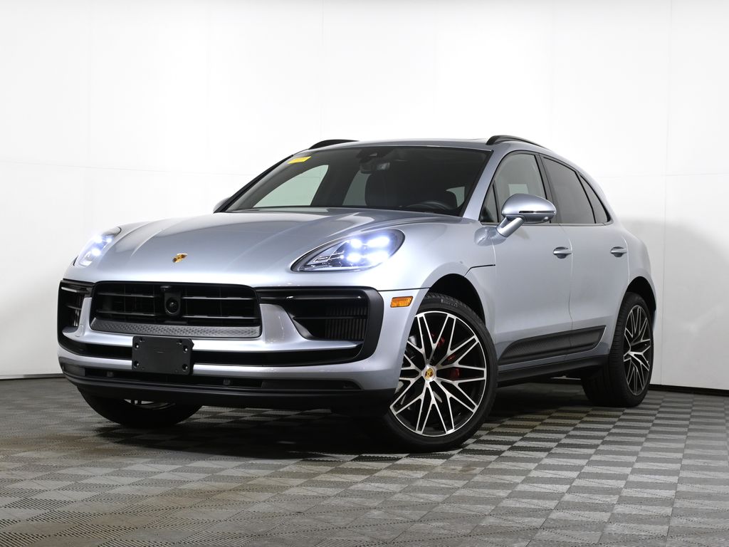 Thumbnail: 2026 Porsche Macan - 1