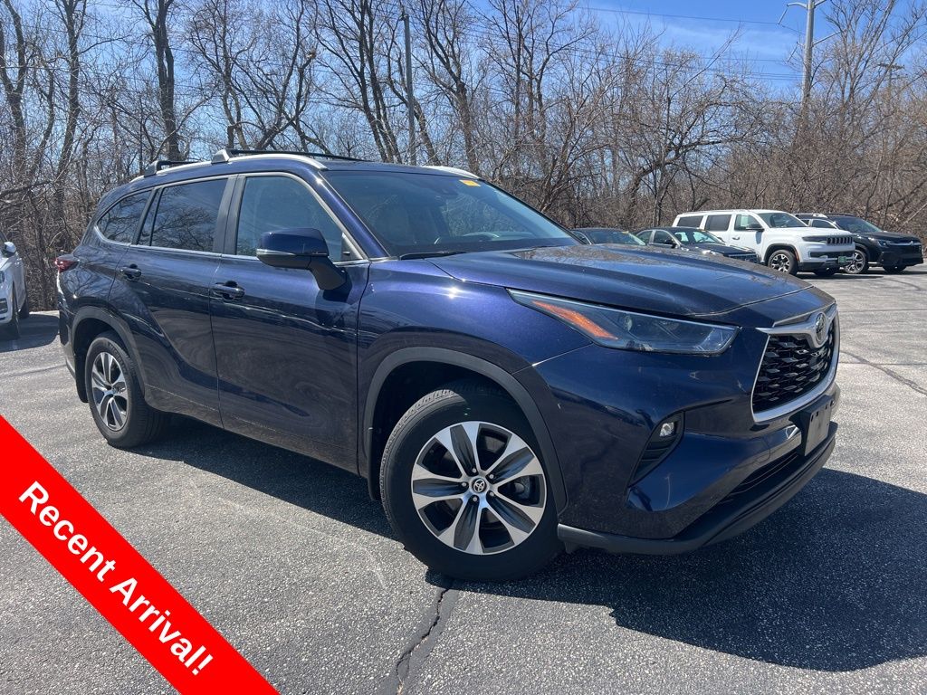 Blueprint 2024 Toyota Highlander XLE AWD SUV / Crossover All-Wheel Drive 8-Speed Automatic