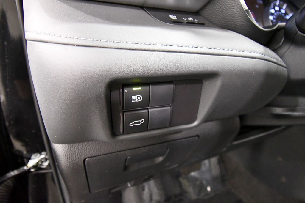 Used 2023 Toyota Highlander Hybrid SUV