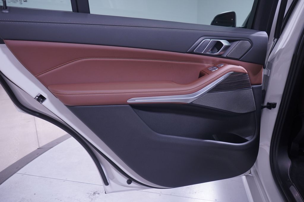 2023 BMW X7 xDrive40i 15