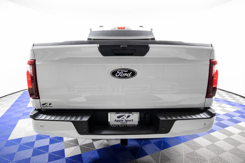 View vehicle photo 5