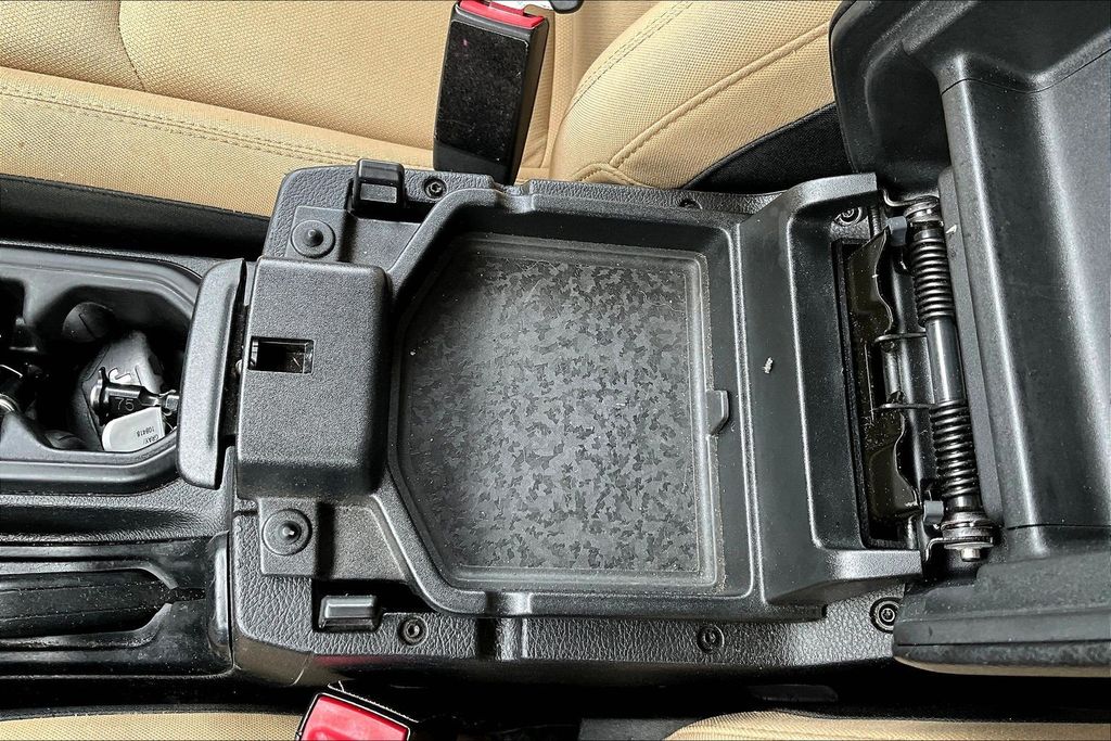 Used 2020 Red Jeep Sport image 34