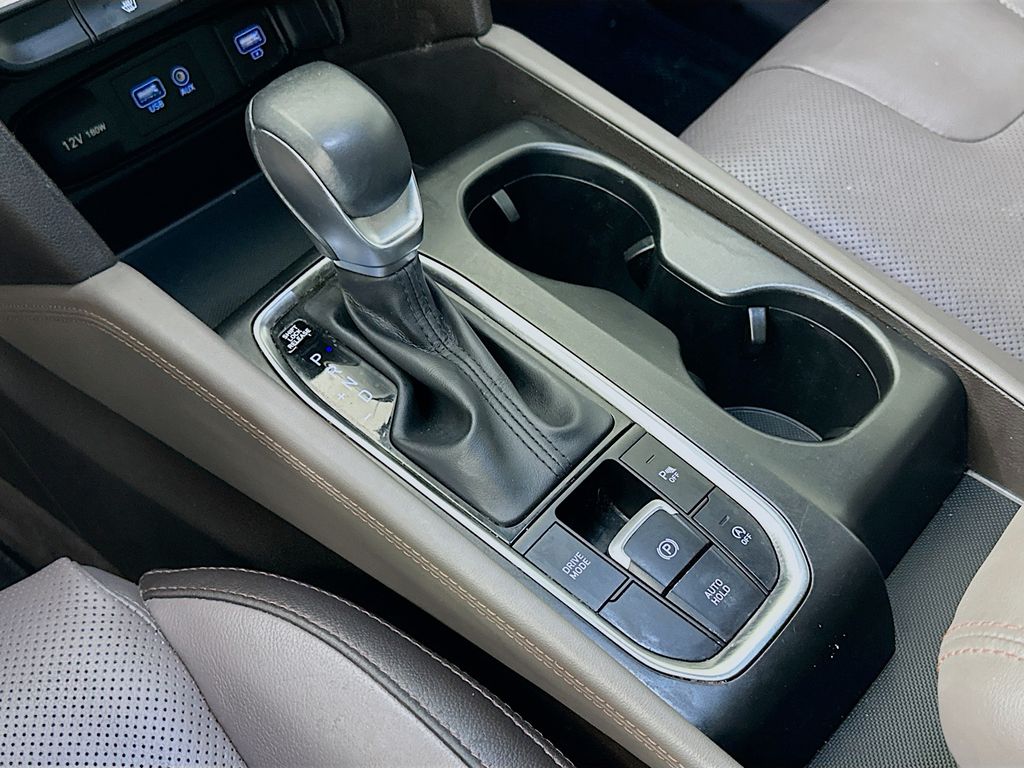 2019 Hyundai Santa Fe Limited 16