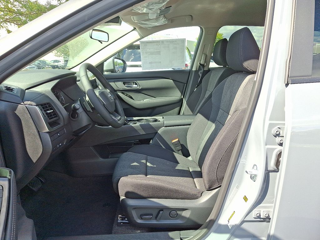 Thumbnail: 2026 Nissan Rogue - 6