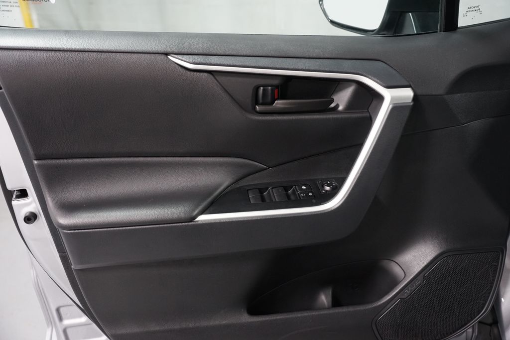 Thumbnail: 2024 Toyota RAV4 - 28