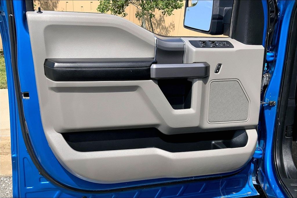 Used 2019 Blue Ford XLT image 21