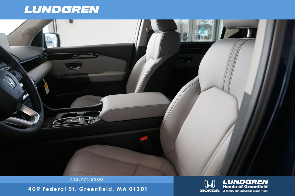 2025 Honda Pilot Touring 10