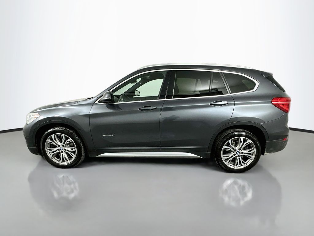 Thumbnail: 2017 BMW X1 - 8