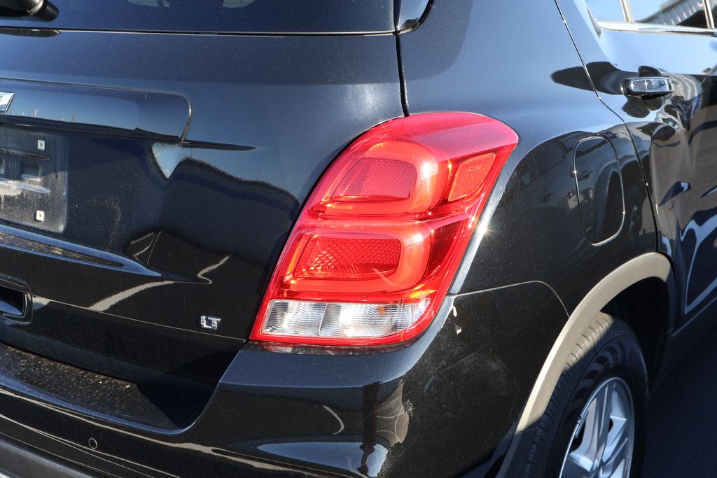Thumbnail: 2020 Chevrolet Trax - 8