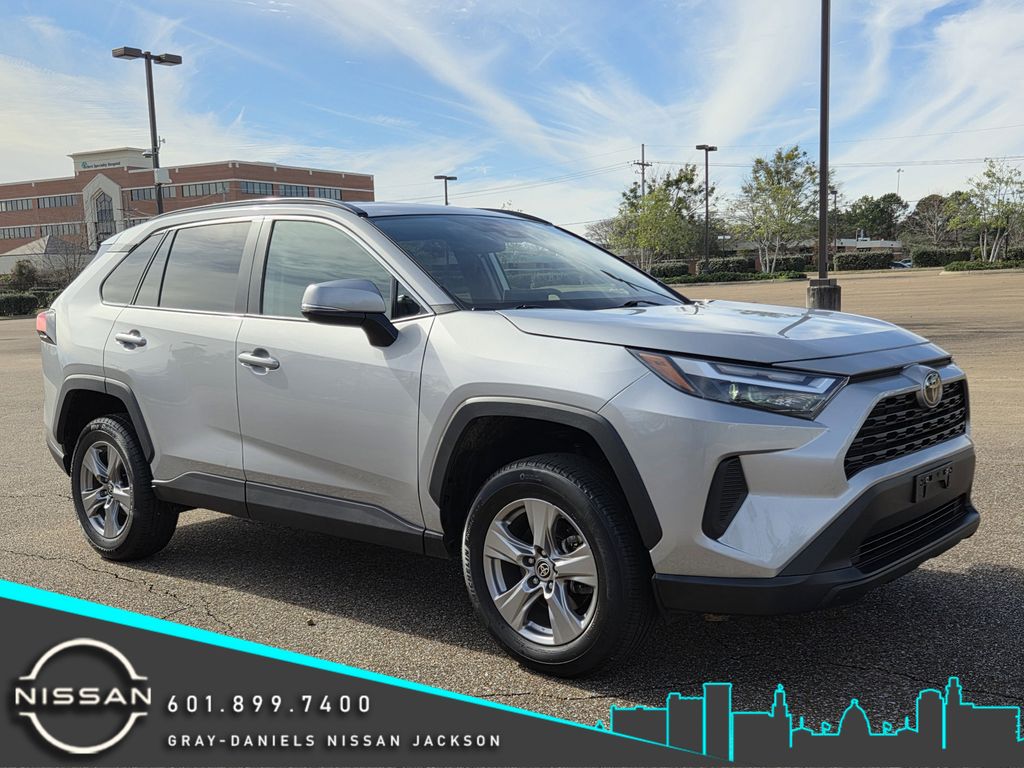 2024 Toyota RAV4 XLE FWD
