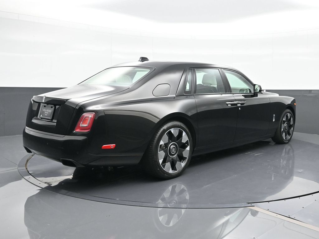 Used 2025 Black Rolls-Royce  image 2