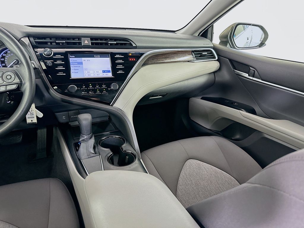 Thumbnail: 2018 Toyota Camry - 22