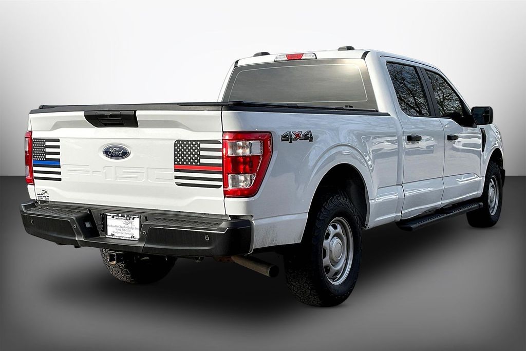 View vehicle photo 6