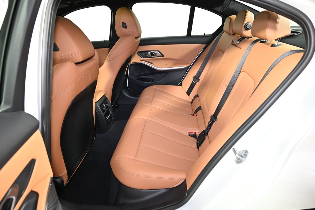 Thumbnail: 2025 BMW 3 Series - 24