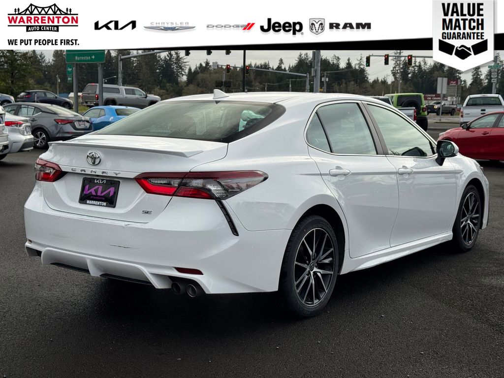 2024 Toyota Camry SE photo 4