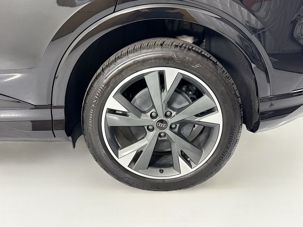 Thumbnail: 2023 Audi Q4 e-tron - 31