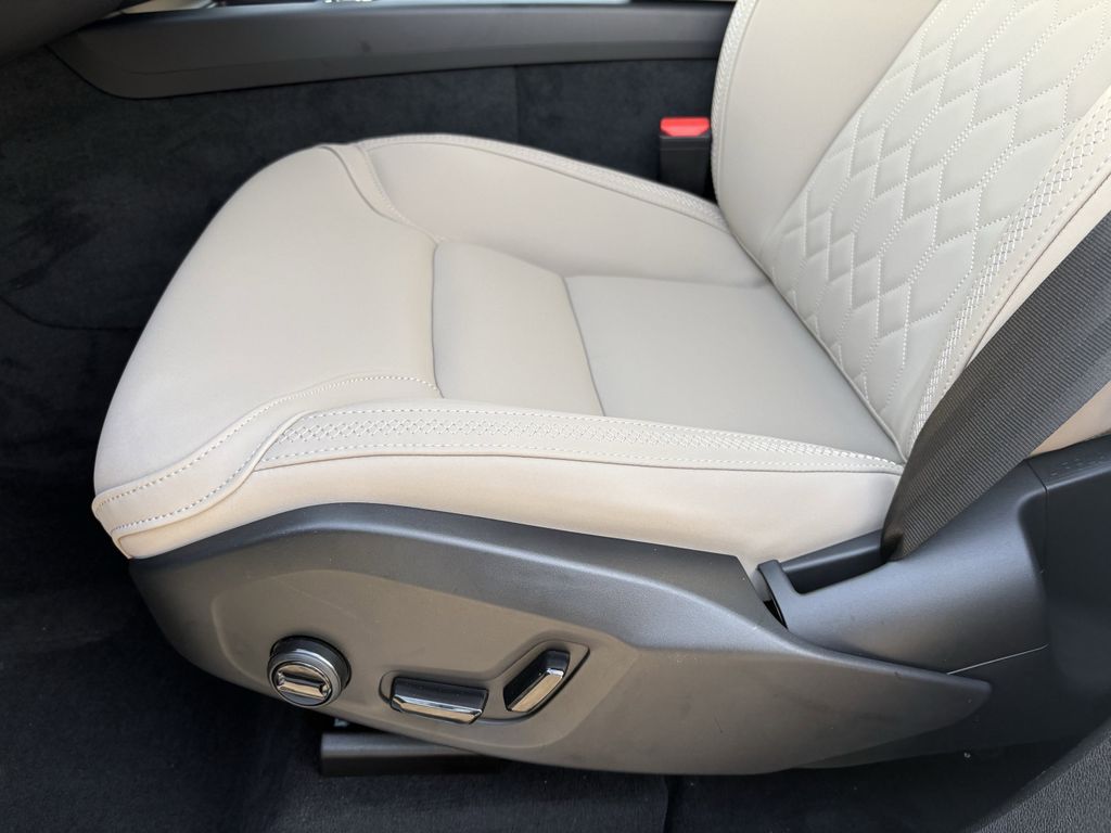 New 2026 Crystal White Volvo B5 AWD Plus image 13