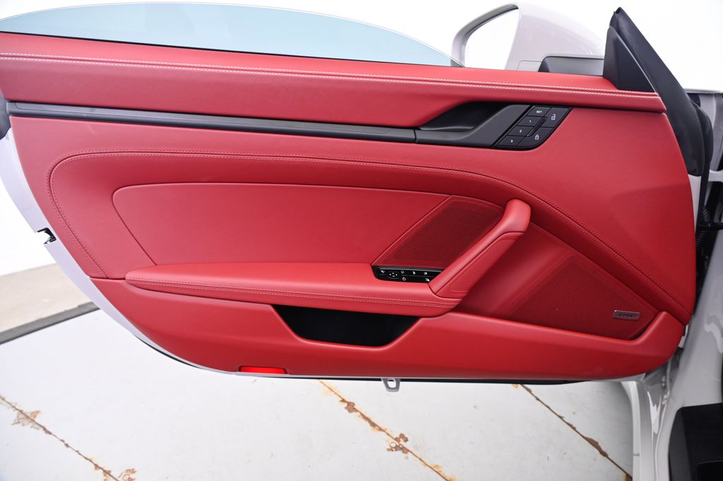 Thumbnail: 2026 Porsche 911 - 25