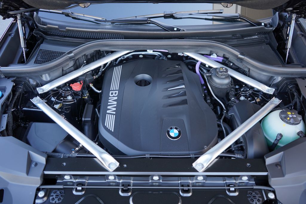 Thumbnail: 2026 BMW X5 - 21