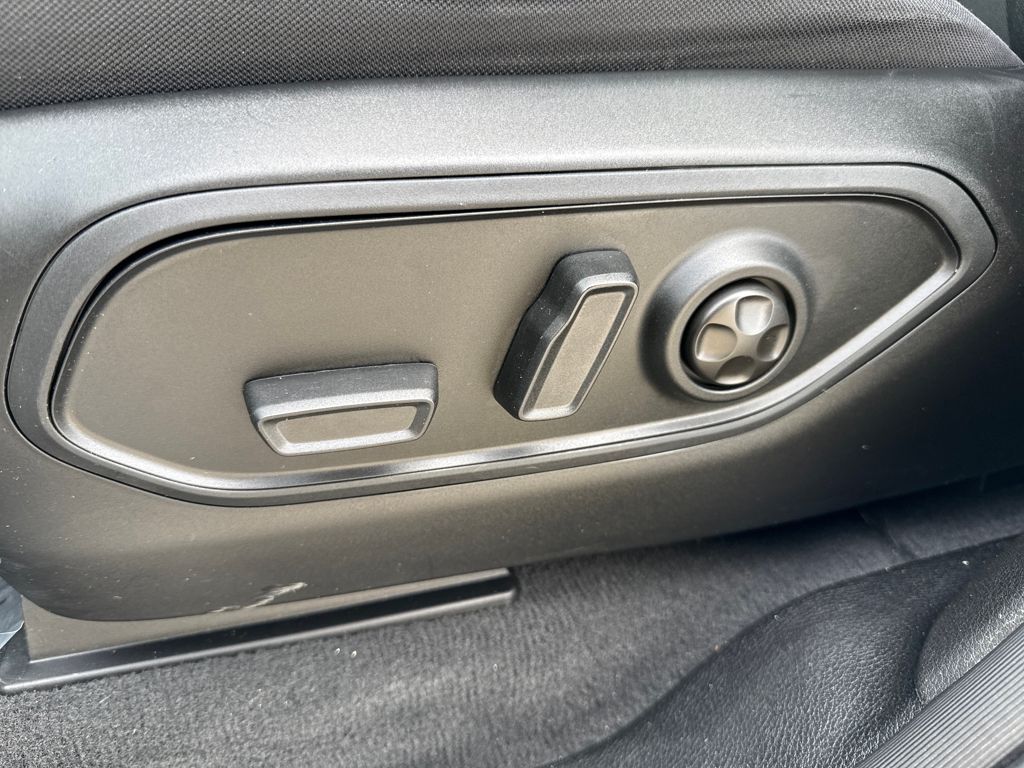 used 2022 Jeep Grand Cherokee car, priced at $25,780