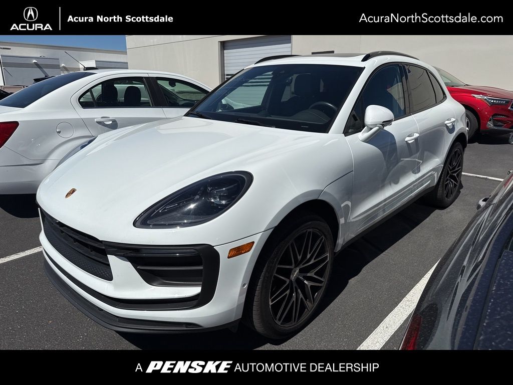 Thumbnail: 2022 Porsche Macan - 1