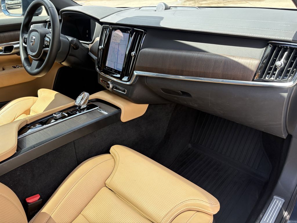 Used 2023 Denim Blue Metallic Volvo Ultimate image 30