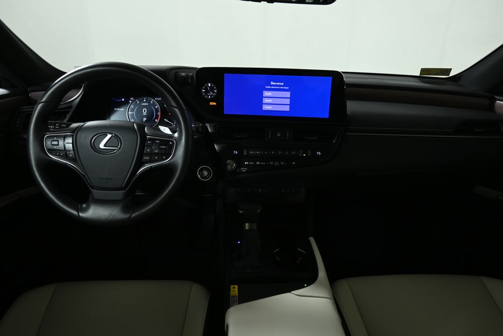 Thumbnail: 2025 Lexus ES - 17