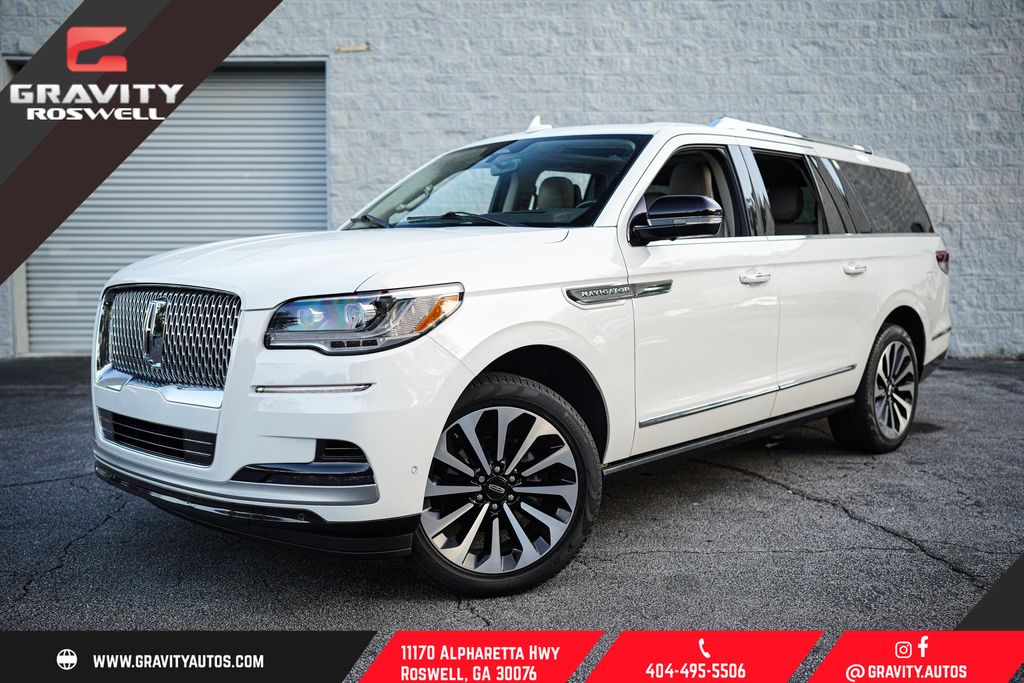 Pristine White Metallic Tri-Coat 2023 Lincoln Navigator SUV / Crossover Four-Wheel Drive Automatic
