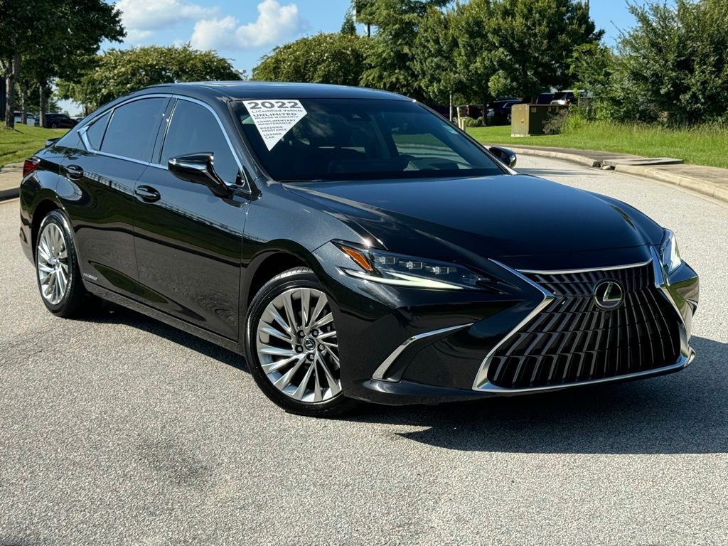 2022 Lexus ES 300h Ultra Luxury 2