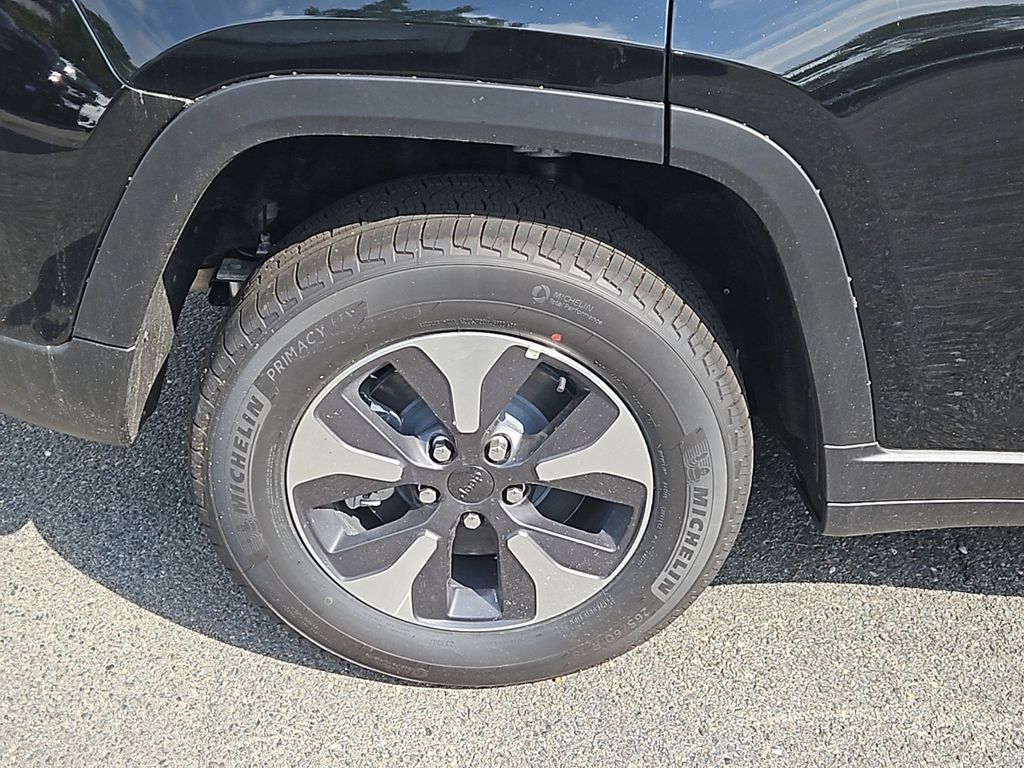 2025 Jeep Grand Cherokee 4xe photo