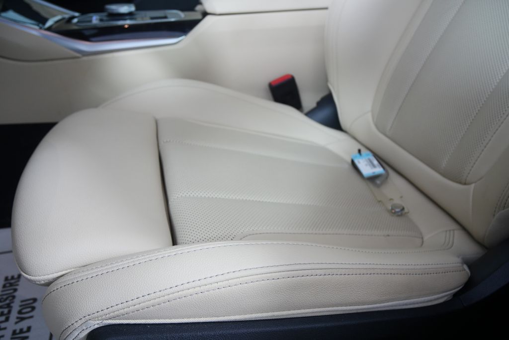 Thumbnail: 2024 BMW 3 Series - 9