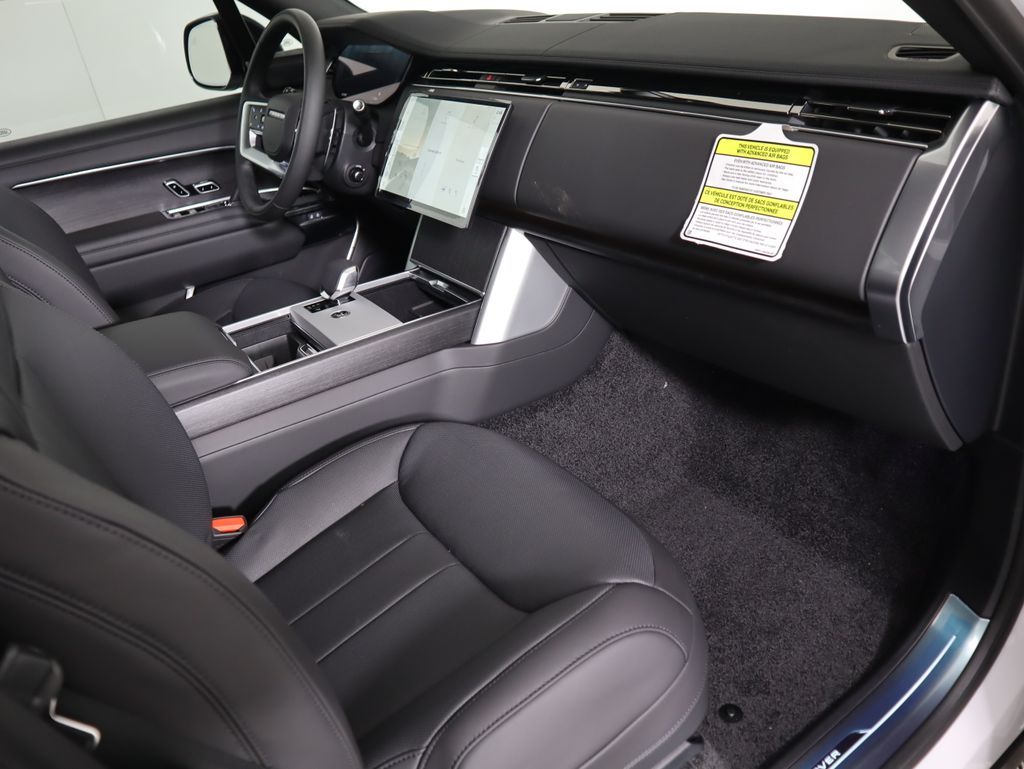 Thumbnail: 2025 Land Rover Range Rover - 18