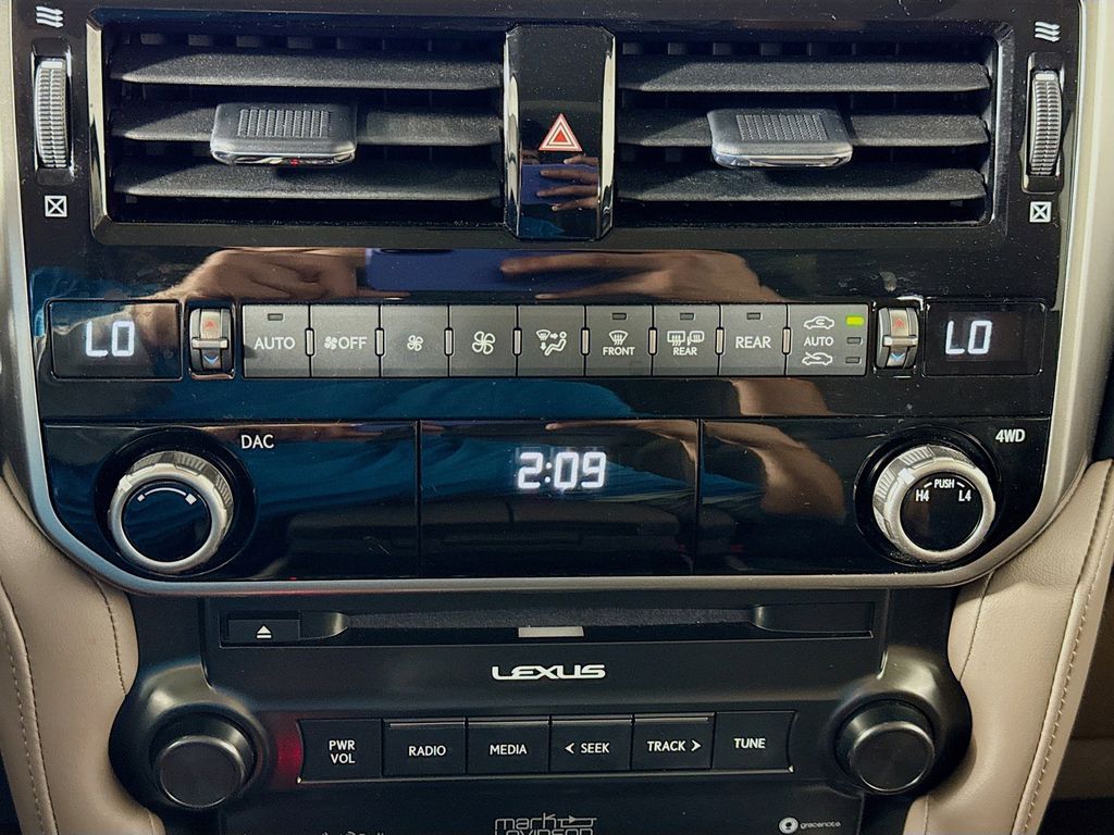 Thumbnail: 2023 Lexus GX - 16