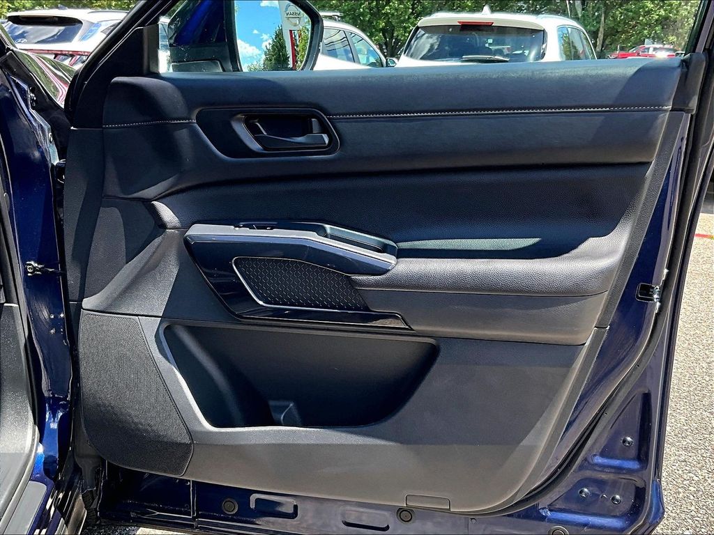 2025 Nissan Pathfinder — photo 12