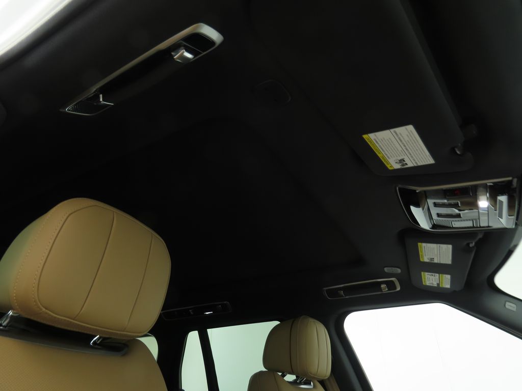 2025 Land Rover Range Rover SE 20