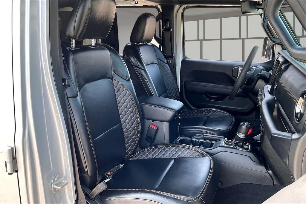 Used 2023 Jeep Wrangler SUV
