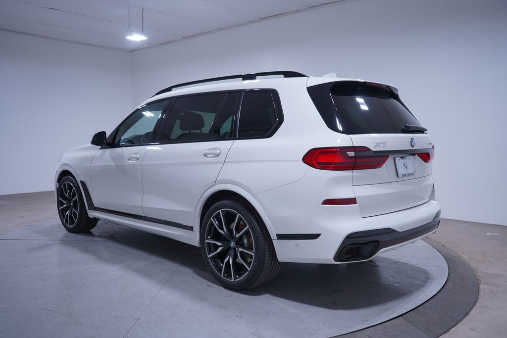 2022 BMW X7 xDrive40i 3