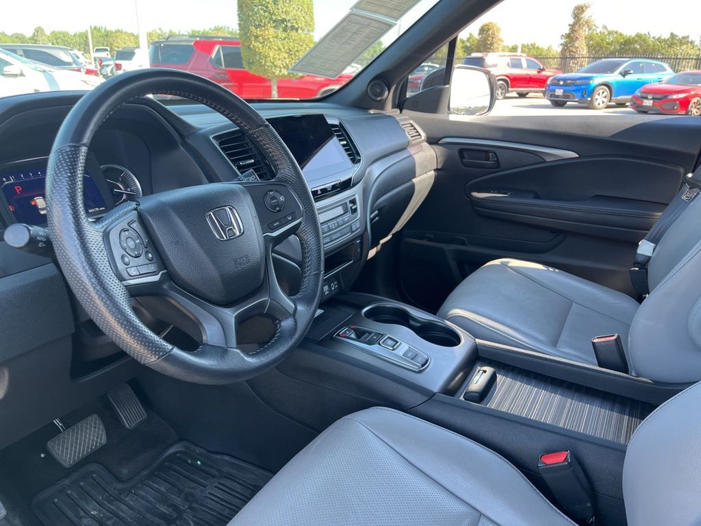 Thumbnail: 2022 Honda Passport - 17