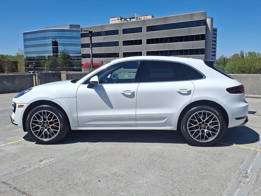 2015 Porsche Macan Turbo 2