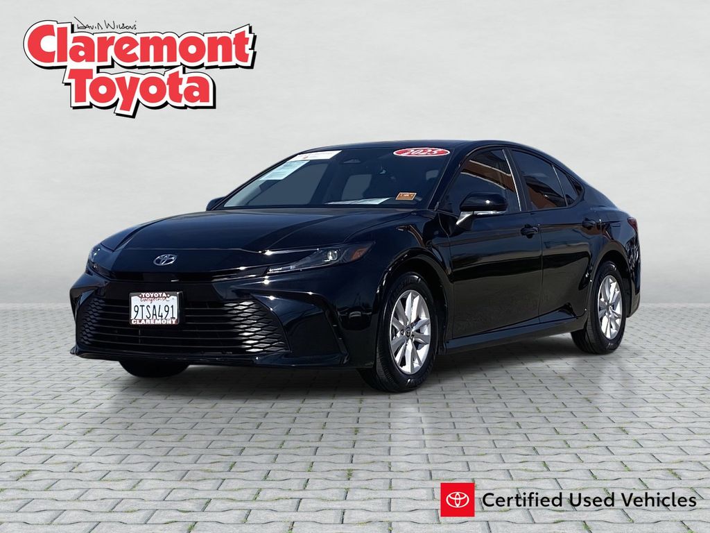 2025 Toyota Camry LE FWD
