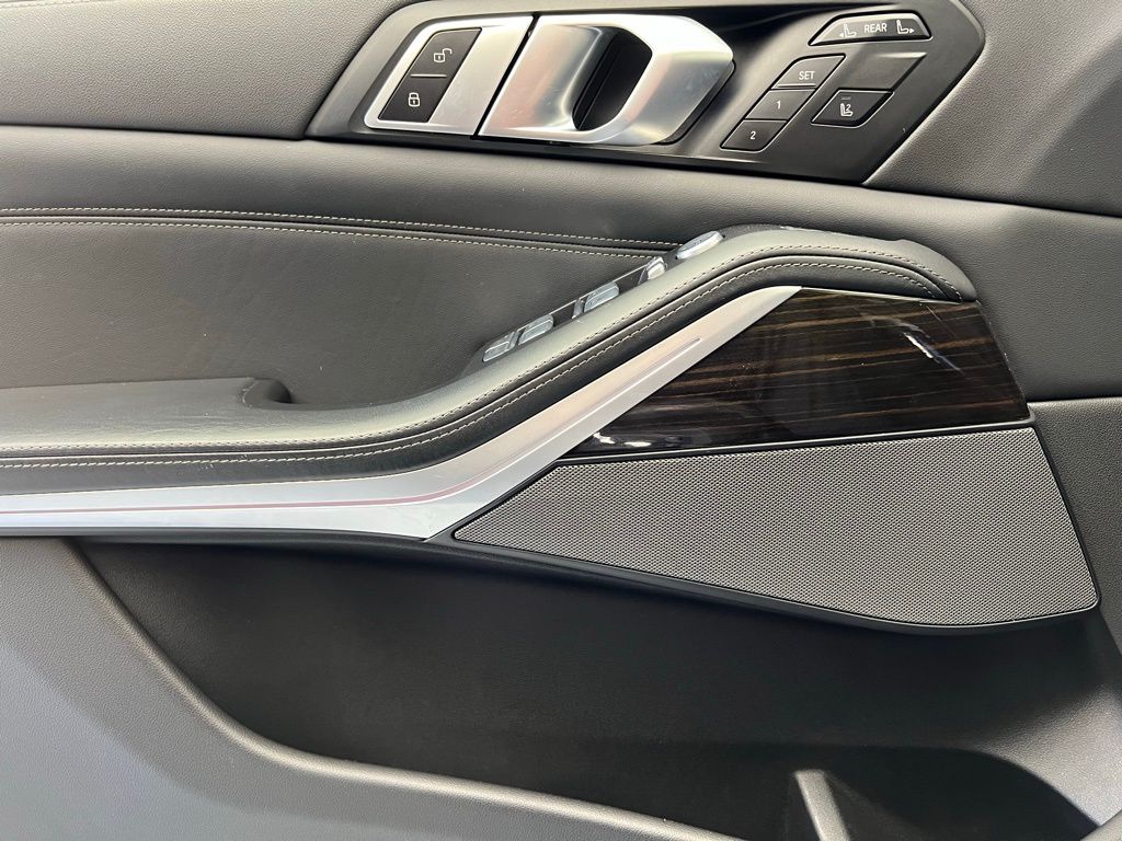 Thumbnail: 2023 BMW X7 - 21