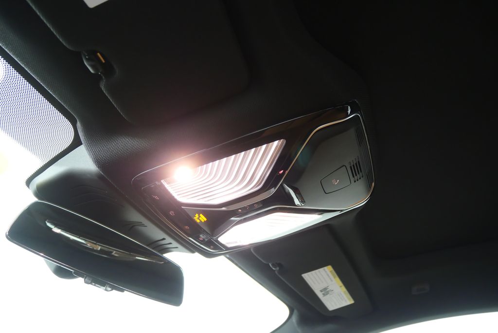 Thumbnail: 2026 BMW 8 Series - 20