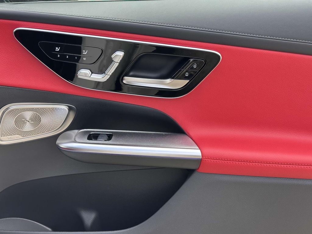 2025 Mercedes-Benz GLC 300 15