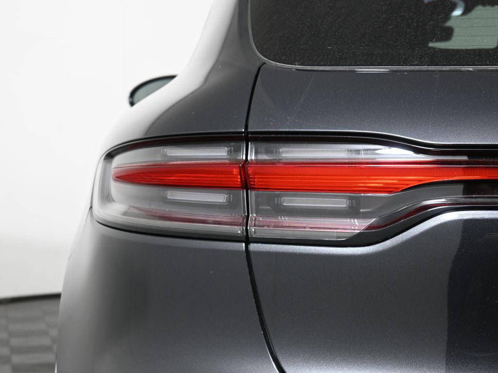 Thumbnail: 2025 Porsche Macan - 14