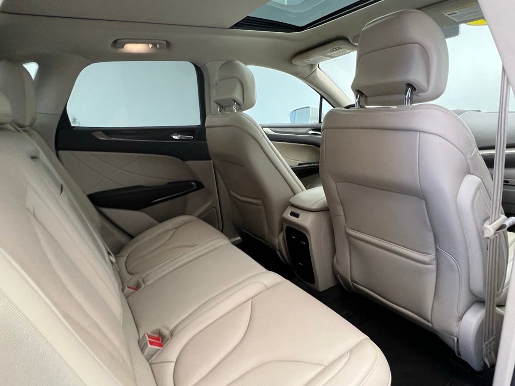 Thumbnail: 2018 Lincoln MKC - 8