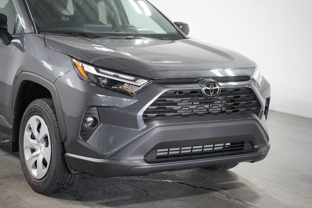 2025 Toyota RAV4 LE 4